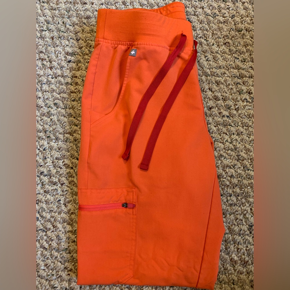 Figs scrub set sunset orange